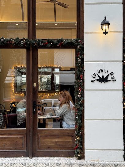 République Café Bar