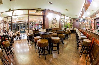Cafe Le Monde