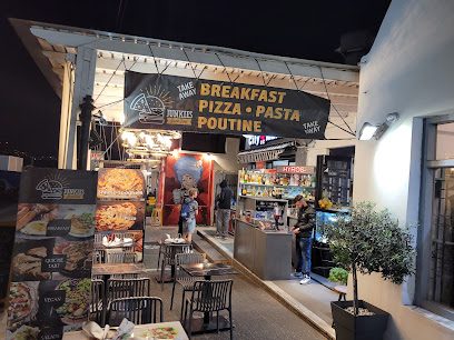 Junkies santorini streat food