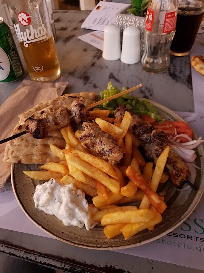 Across creperie and street food