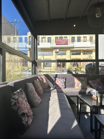 Novel Cafe-Bar