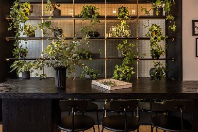 The modernist cafe