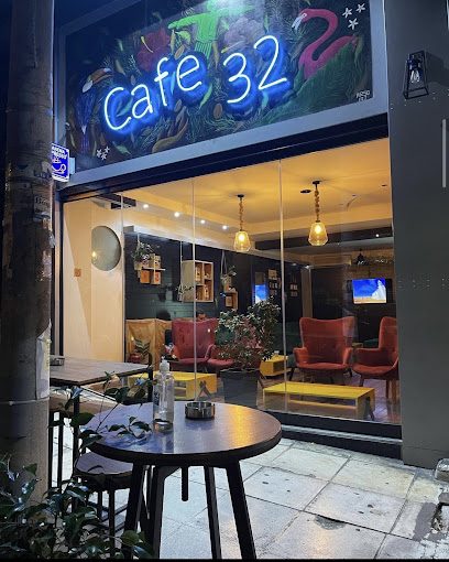 Cafe 32
