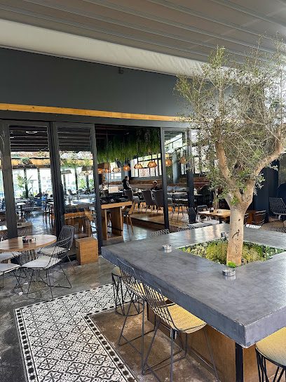 i Cafe Bar