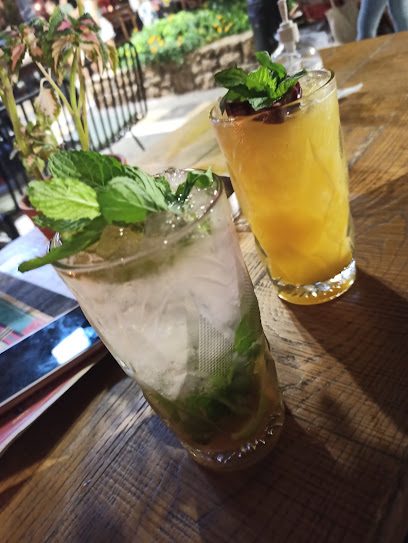 Alley Cat - Cocktail Bar