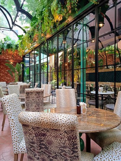 SNOB Athens Luxury Rooms & Espresso Gastro Bar